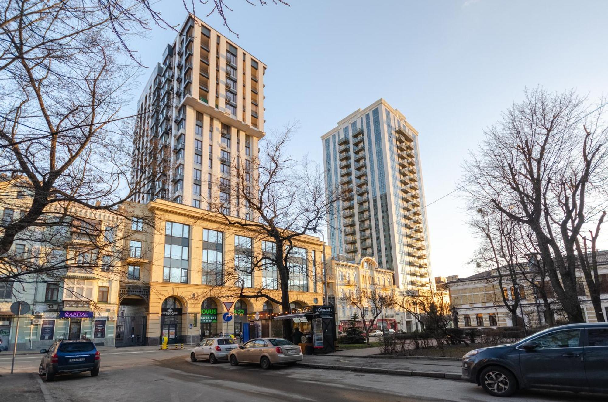 Petrovdom 12-131B Apartments In Rc "Yaroslaviv Grad"Bulvarno Kudriavska 17B Kiev Bagian luar foto
